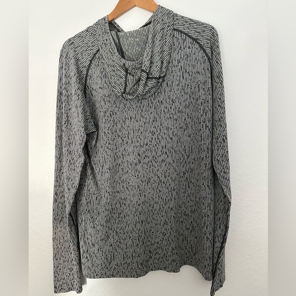Lululemon license to train hoodie in dark gray pattern men’s medium like new - Picture 1 of 4